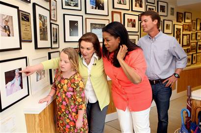  Oprah Winfrey visited John Edwards and his wife, Elizabeth, at their home in Chapel Hill for a taping.(George Burns/AP)